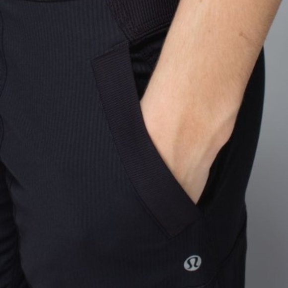Lululemon Studio Crop Black - Picture 2 of 12